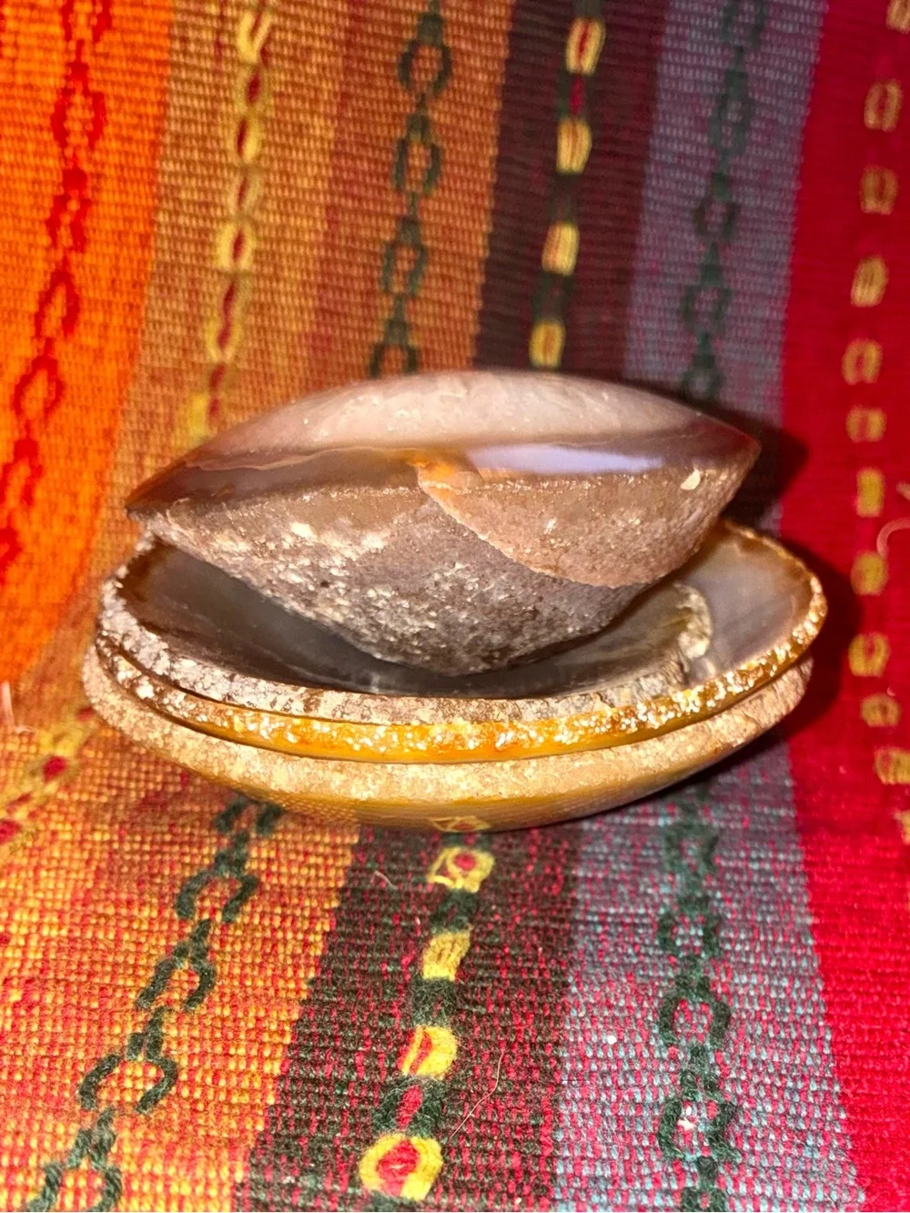 Natural Agate Geode Coaster Like – White and Brown